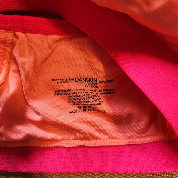 Danskin Sports Bra. - Picture 3 of 3
